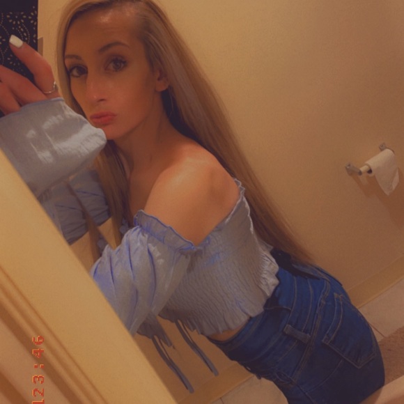 Meet your Posher, Faythe - Picture 1 of 1